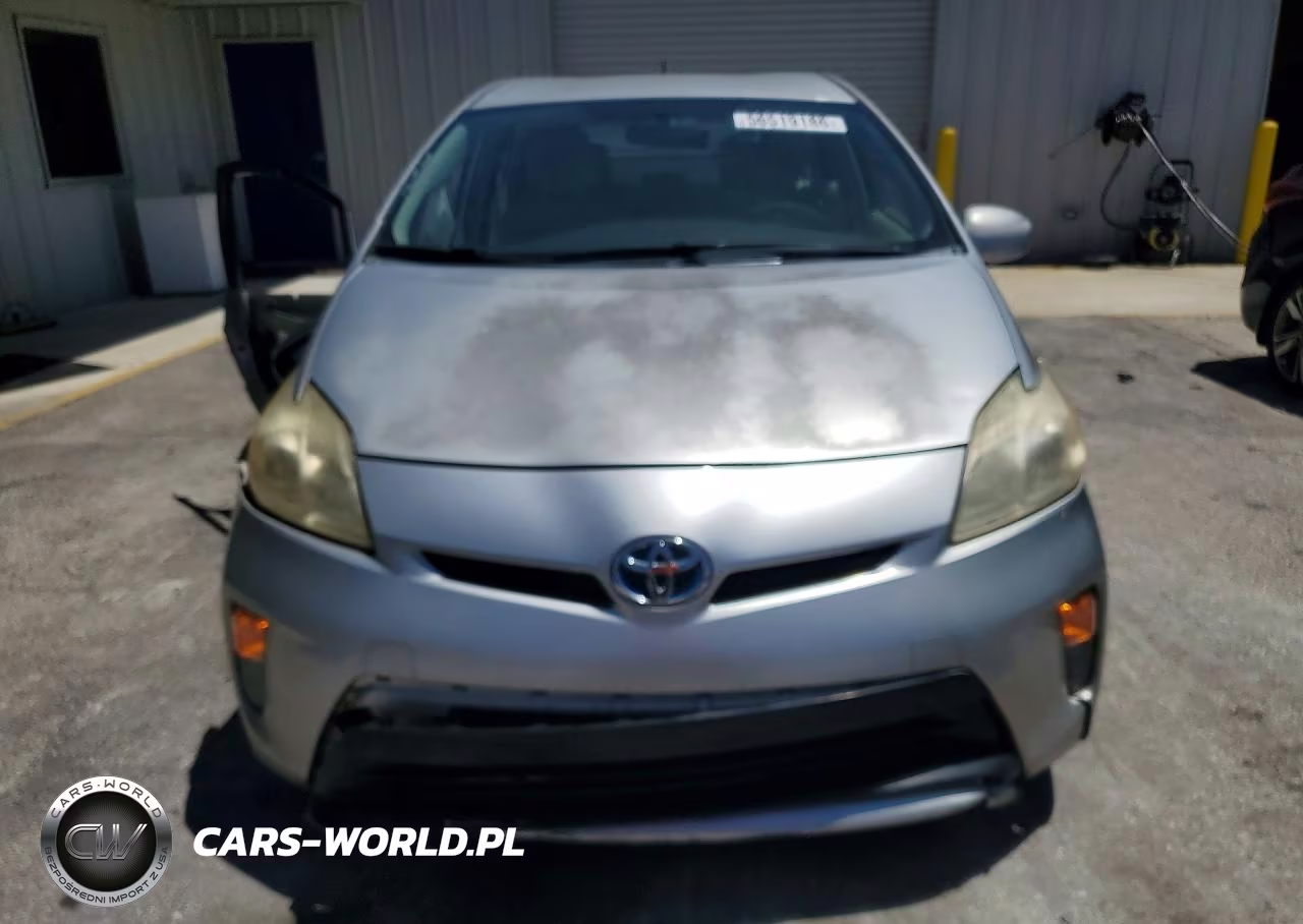 2014 Toyota Prius Two VIN:JTDKN3DU5E1816213 - 5