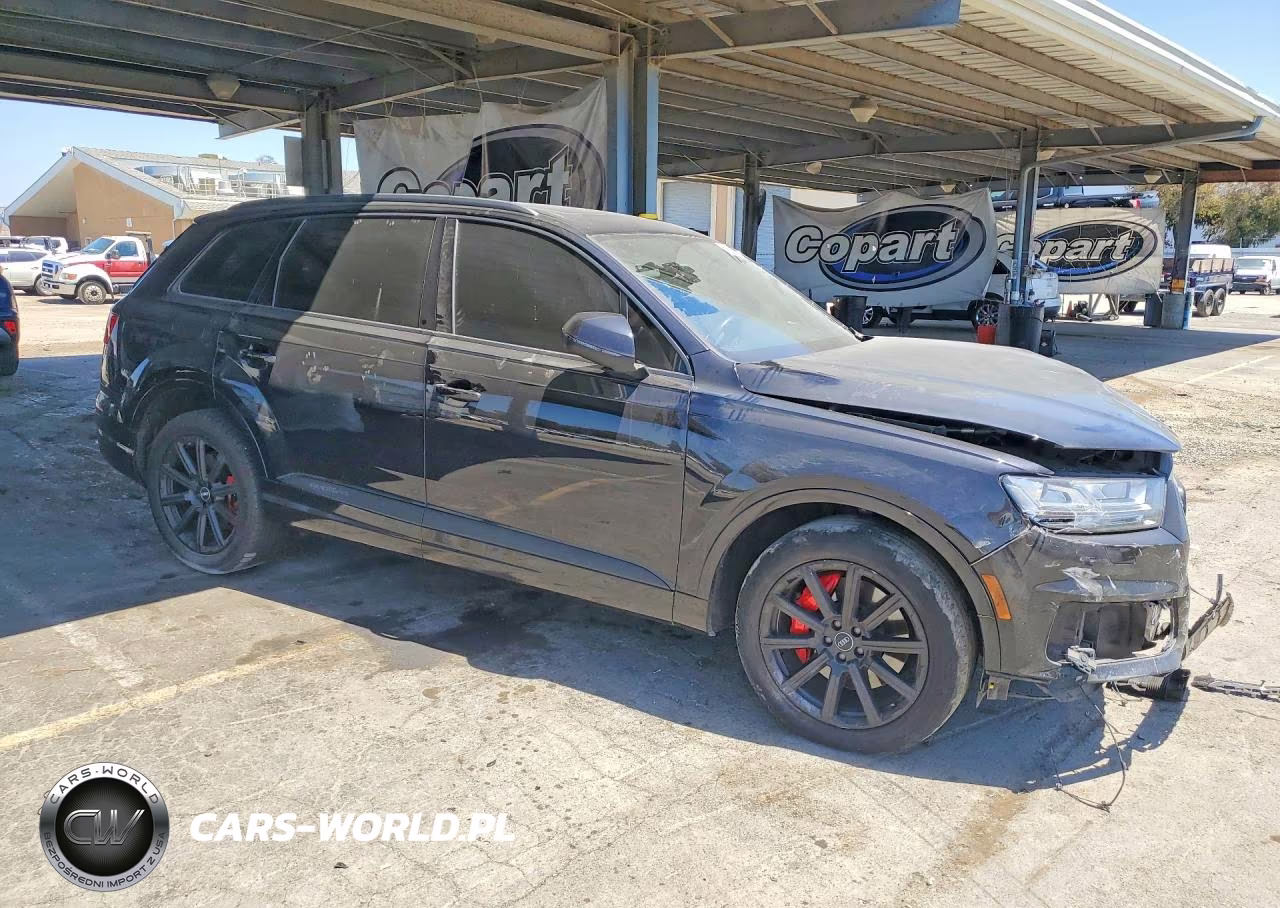 2017 Audi Q7 Premium Plus VIN:WA1LAAF78HD008270 - 4