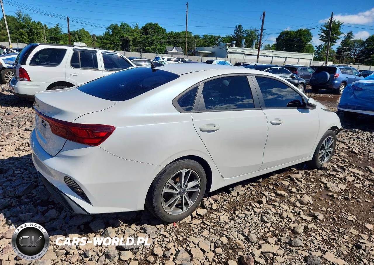 2023 Kia Forte Lxs VIN:3KPF24AD5PE549353 - 3