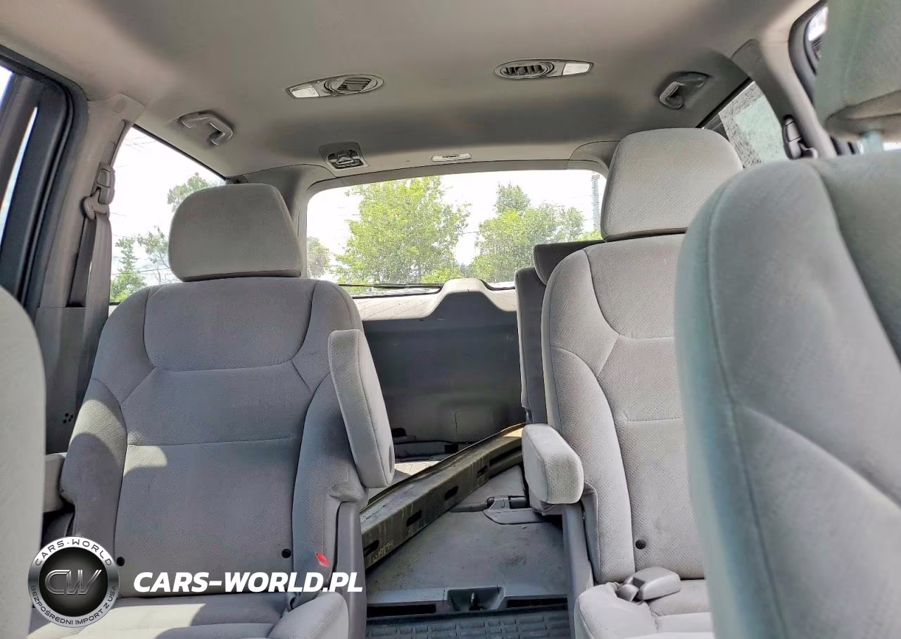 2010 Honda Odyssey Lx VIN:5FNRL3H28AB111775 - 10