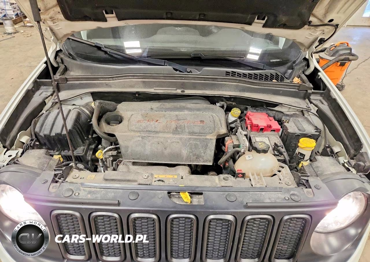 2018 Jeep Renegade Latitude VIN:ZACCJBBB5JPJ33656 - 11