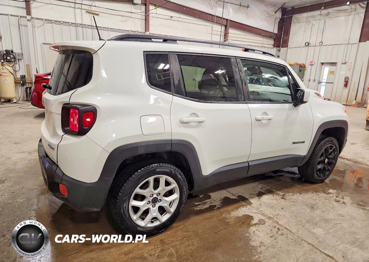 2018 Jeep Renegade Latitude VIN:ZACCJBBB5JPJ33656 - 3