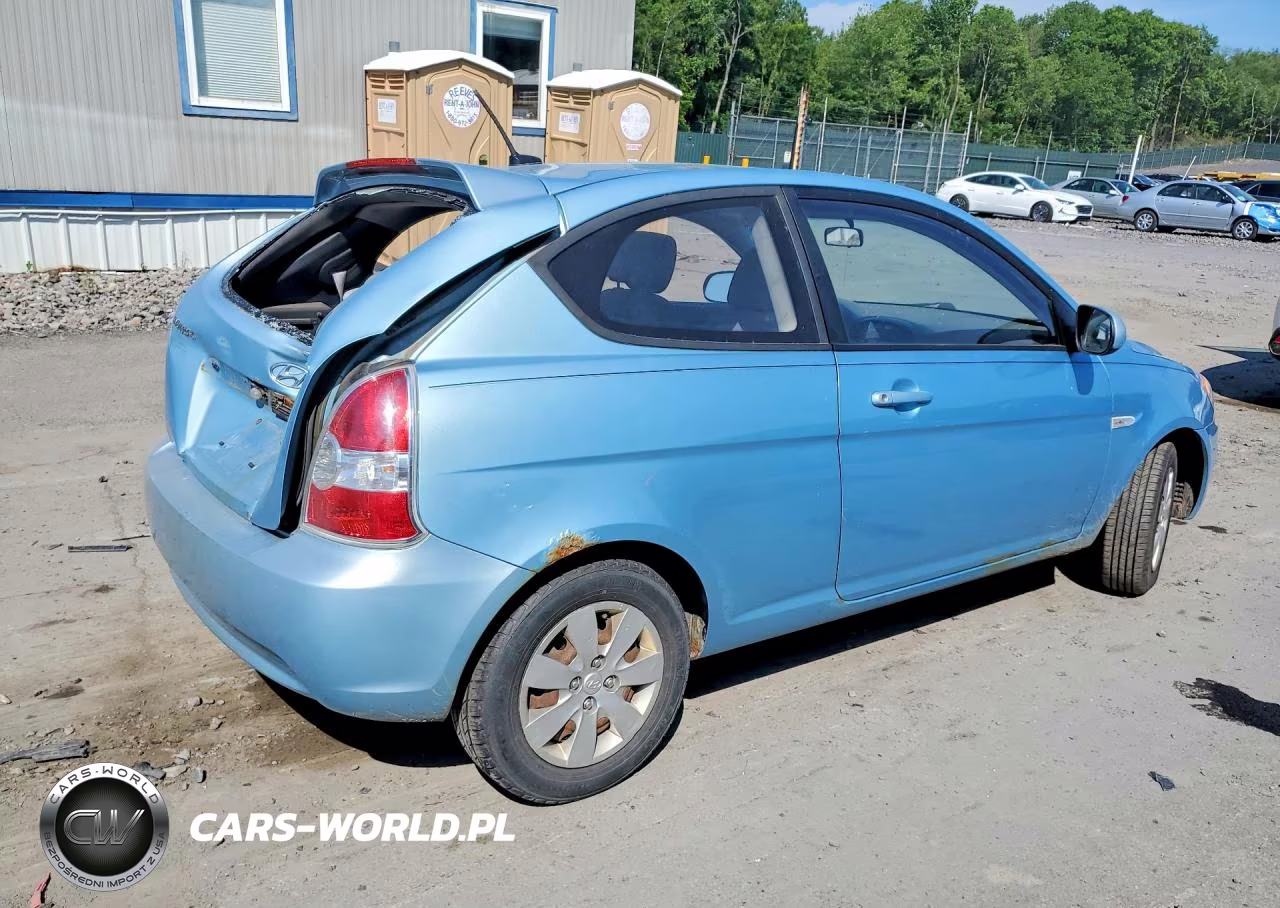 2010 Hyundai Accent Gs VIN:KMHCM3AC5AU175457 - 3