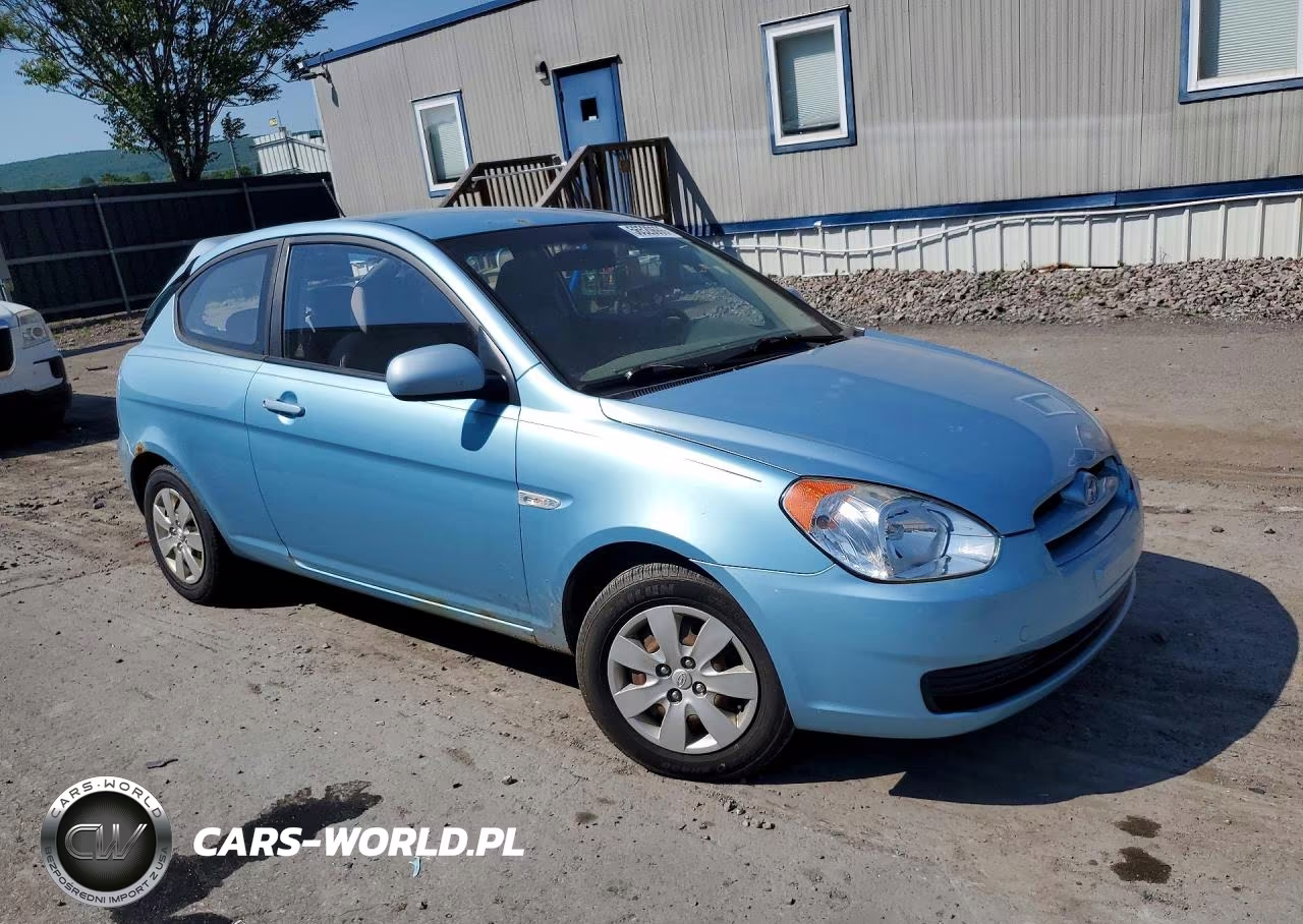 2010 Hyundai Accent Gs VIN:KMHCM3AC5AU175457 - 4