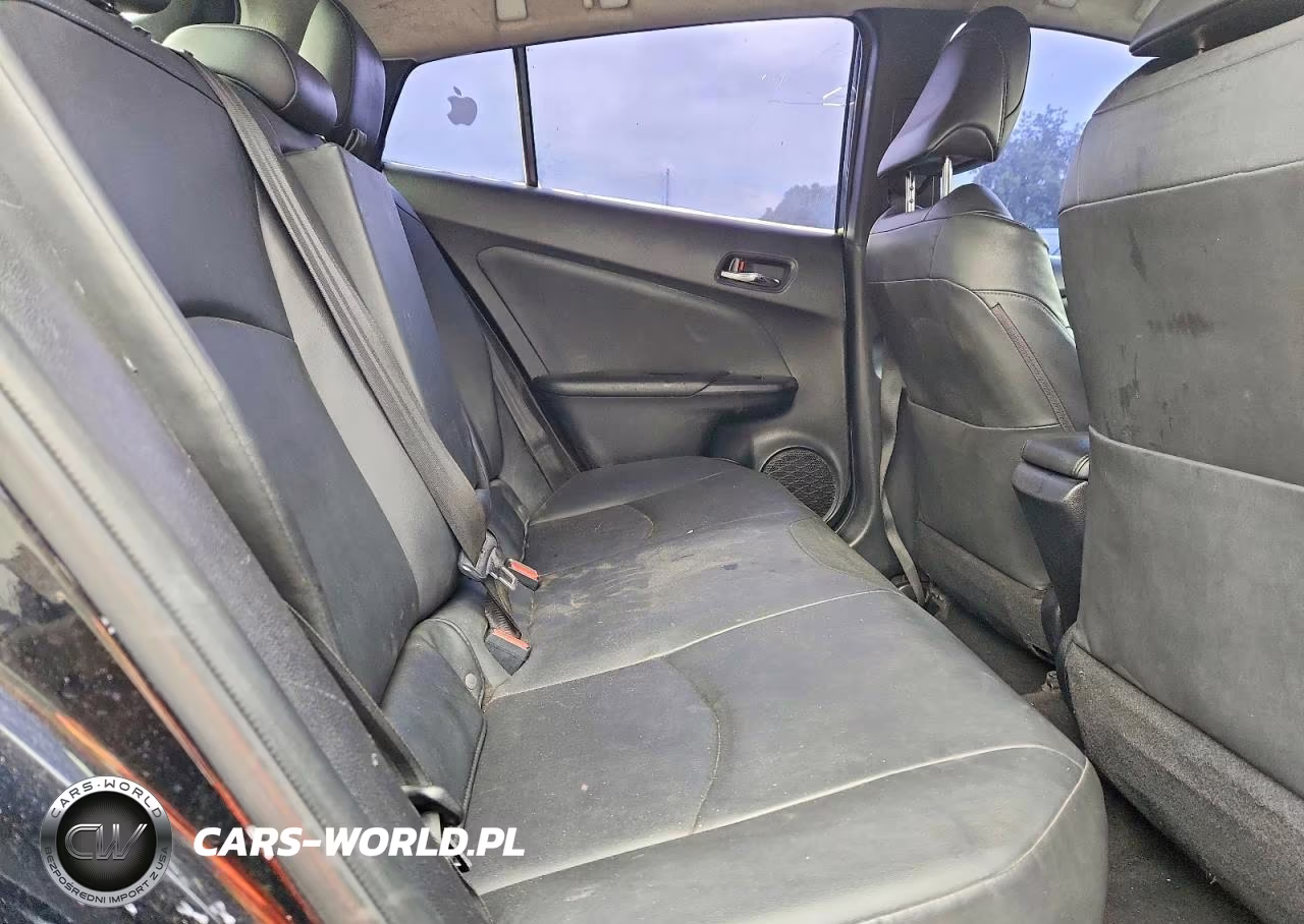 2016 Toyota Prius Four Touring VIN:JTDKARFU3G3504765 - 11