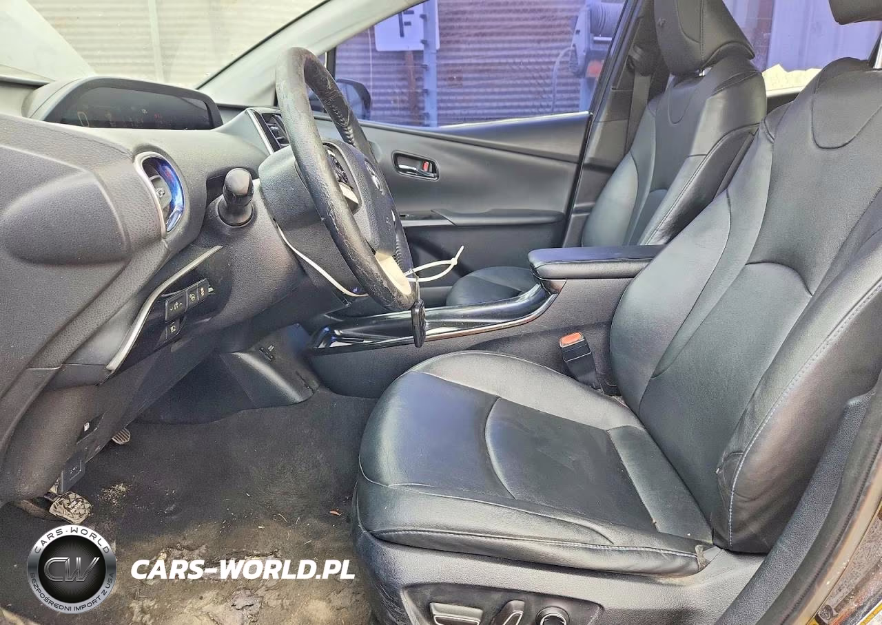 2016 Toyota Prius Four Touring VIN:JTDKARFU3G3504765 - 7