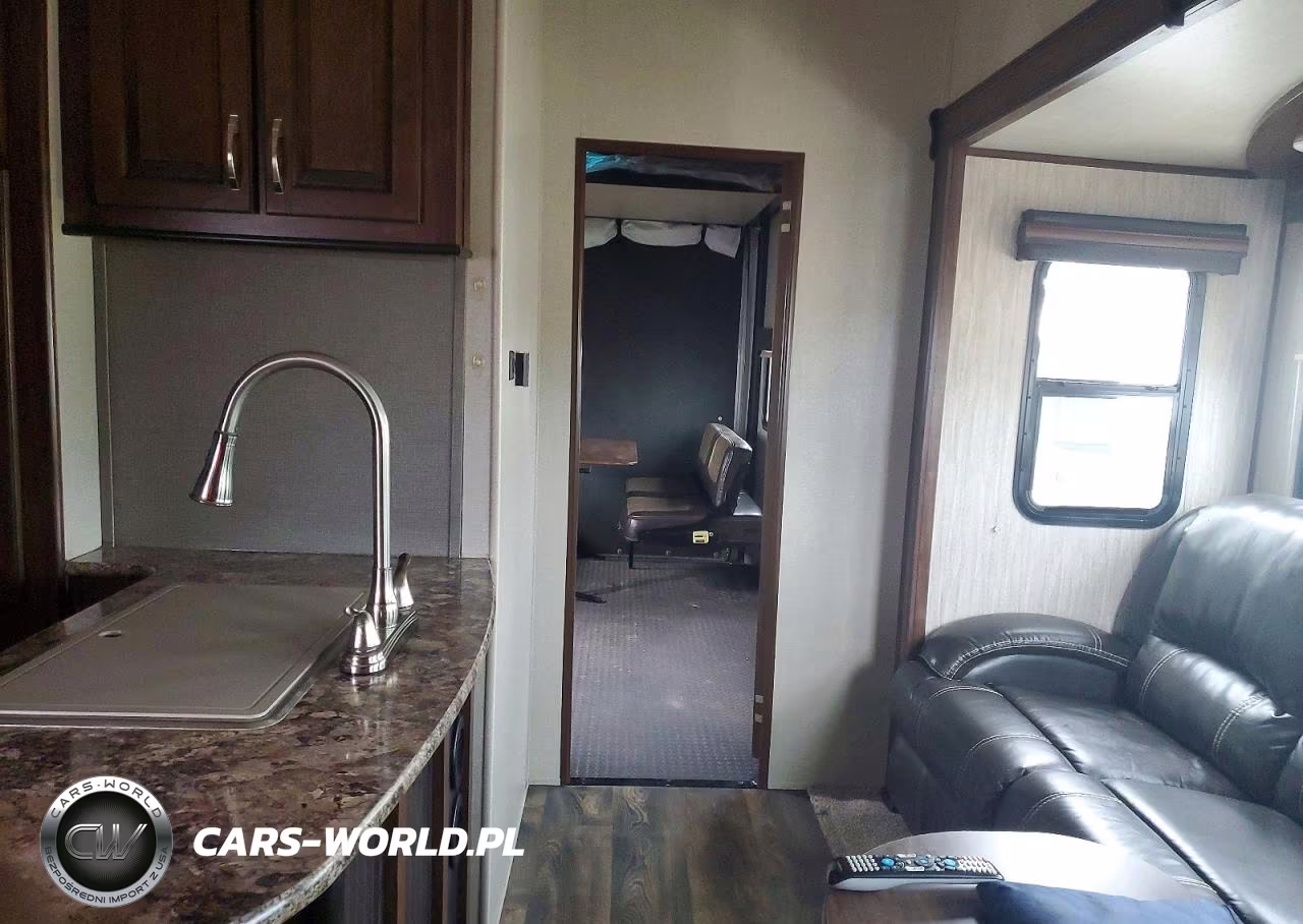 2018 Heartland Torque Camper VIN:5SFCB3722JE357293 - 6