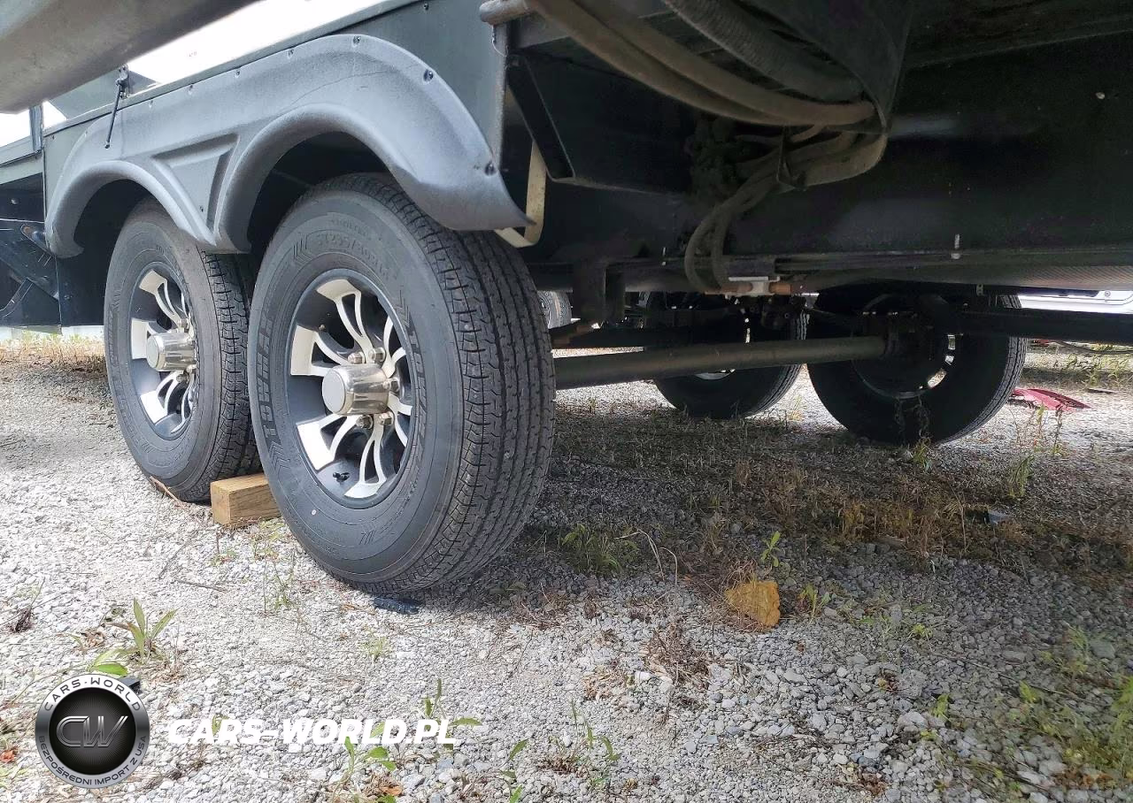 2018 Heartland Torque Camper VIN:5SFCB3722JE357293 - 8