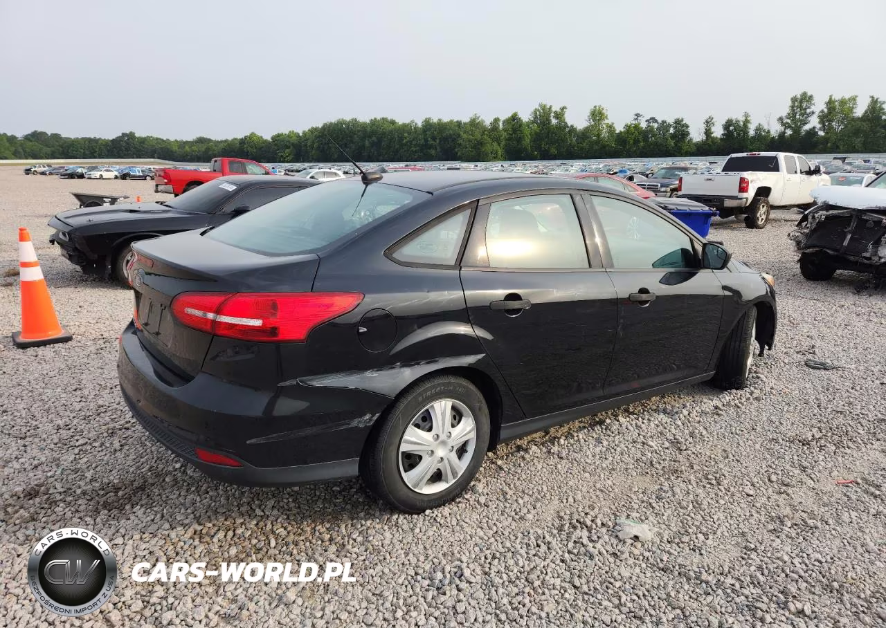2016 Ford Focus S VIN:1FADP3E23GL396870 - 3
