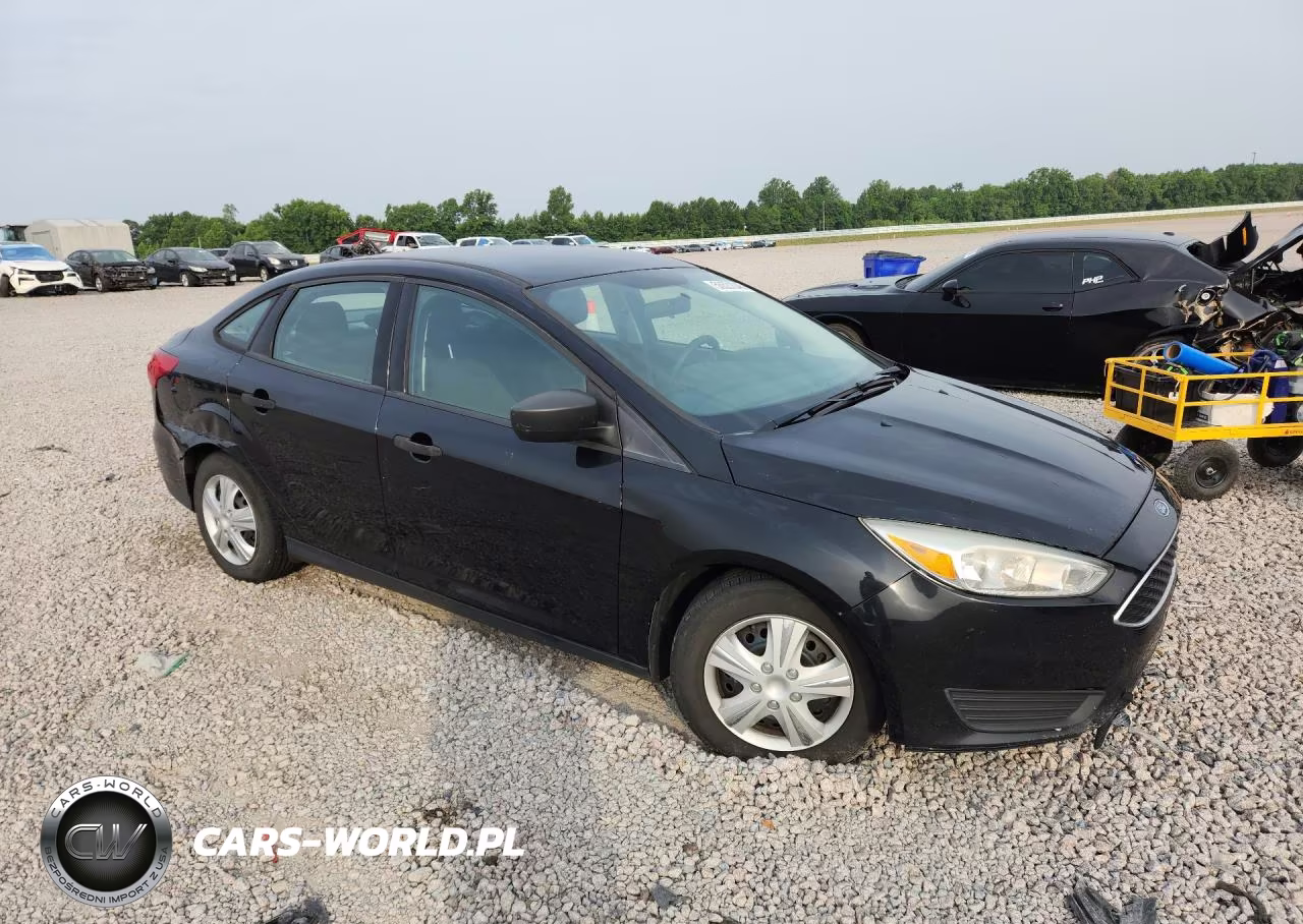2016 Ford Focus S VIN:1FADP3E23GL396870 - 4