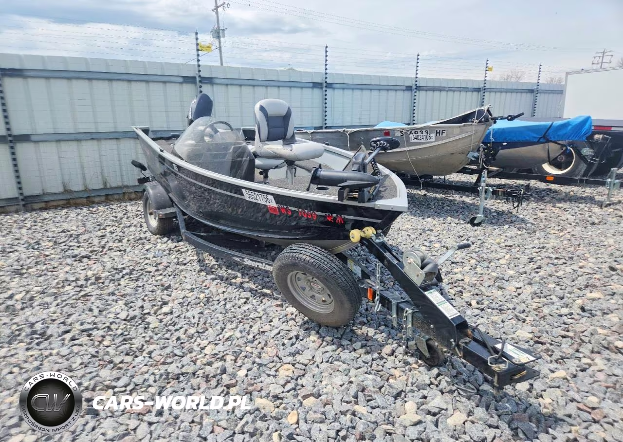 2016 Alumacraft Boat
