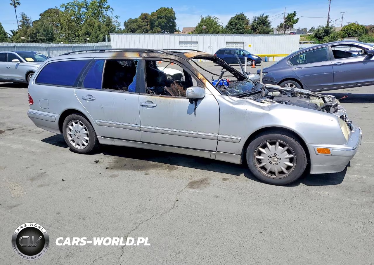2000 Mercedes-Benz E 320 VIN:WDBJH65J2YB117580 - 4