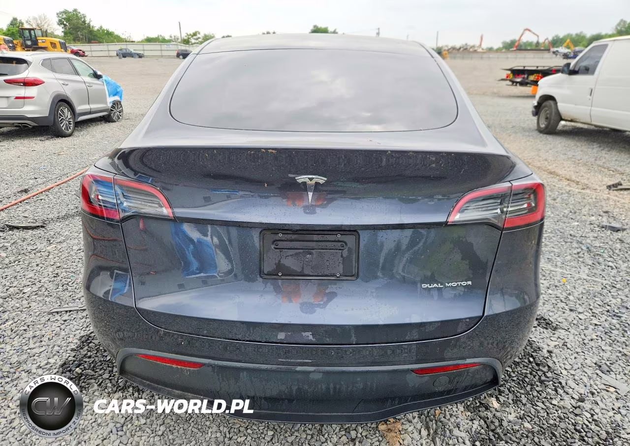 2024 Tesla Model Y VIN:7SAYGDEE5RA283102 - 6