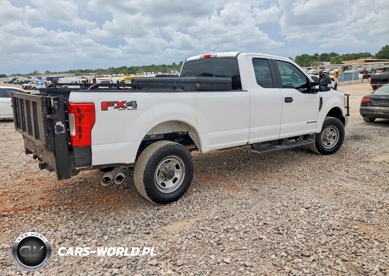 2018 Ford F350 Super Duty VIN:1FT8X3BT5JEC12484 - 3