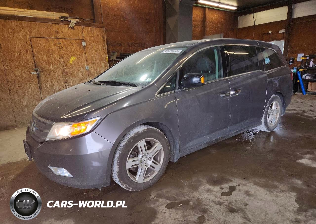 2013 Honda Odyssey Touring – zdjęcie 1 z 12