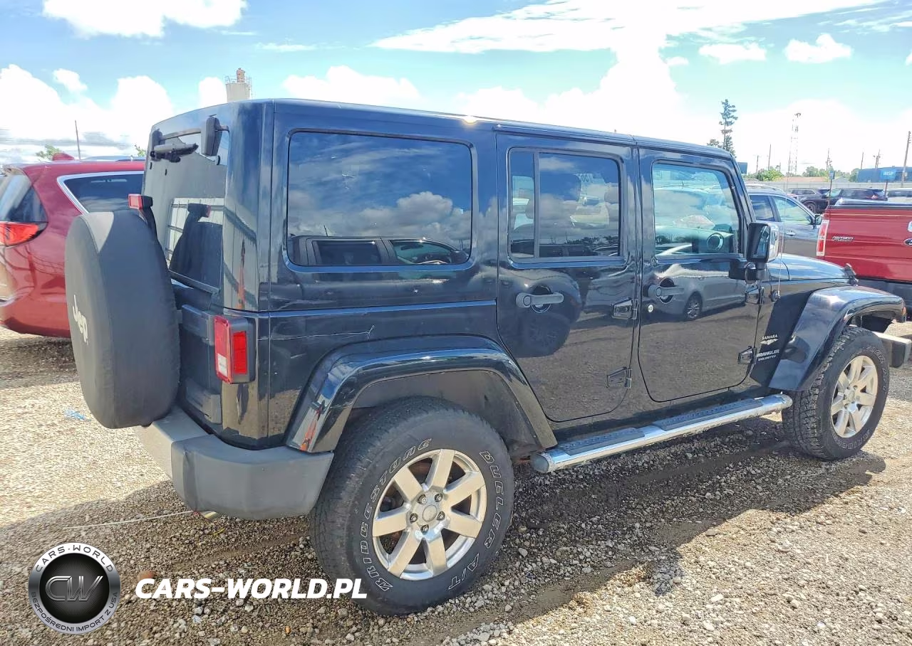 2012 Jeep Wrangler Unlimited Sahara VIN:1C4BJWEG4CL153031 - 3