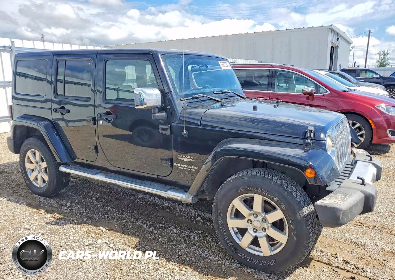 2012 Jeep Wrangler Unlimited Sahara VIN:1C4BJWEG4CL153031 - 4