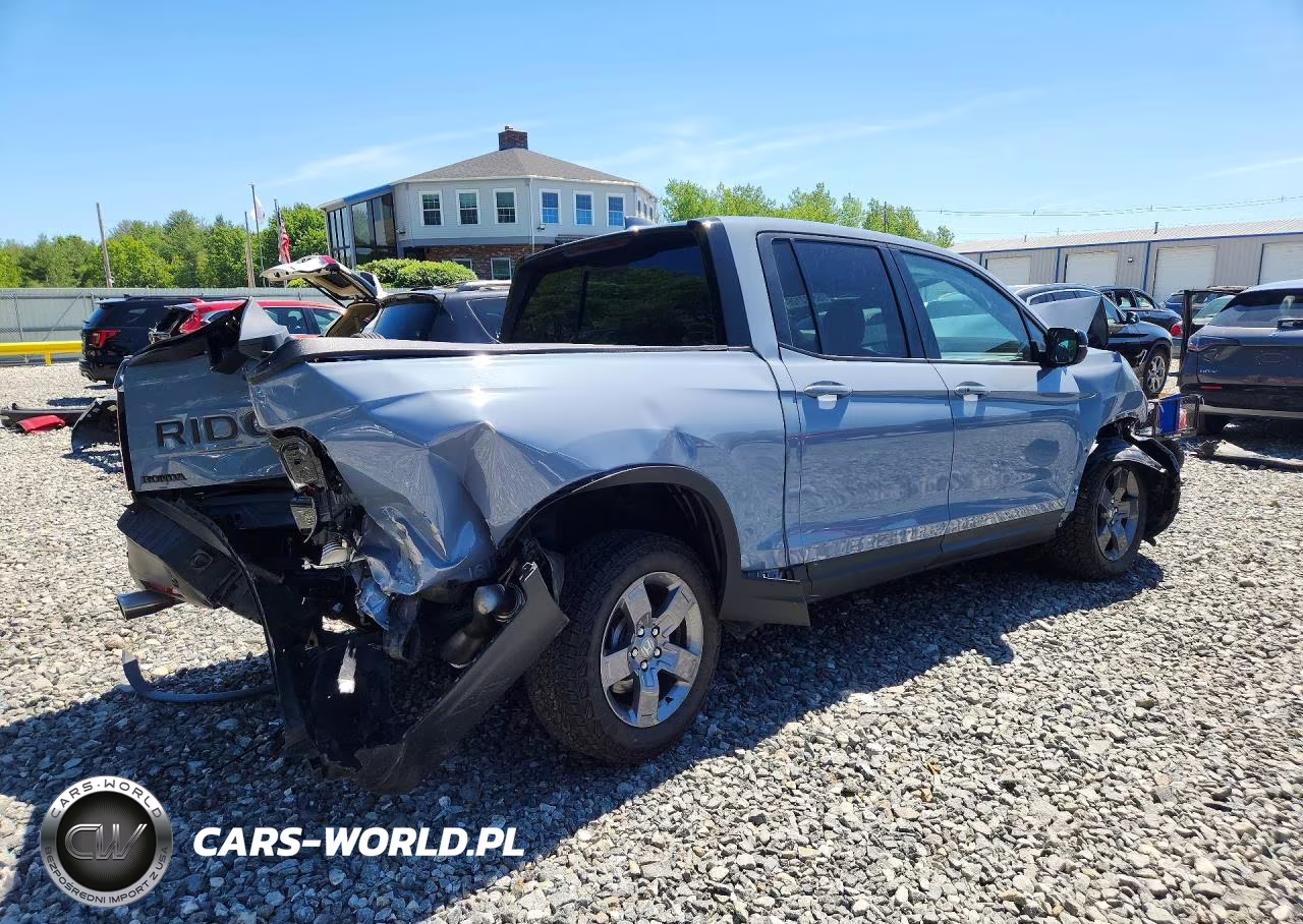 2025 Honda Ridgeline Trail Sport VIN:5FPYK3F6XSB005969 - 3