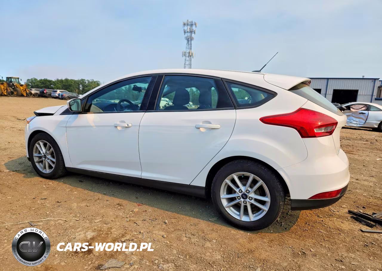 2018 Ford Focus Se VIN:1FADP3K22JL290776 - 2