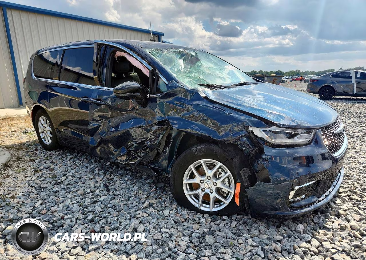 2025 Chrysler Pacifica Select VIN:2C4RC1BG5SR509752 - 4