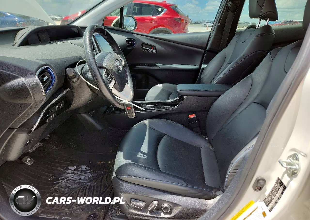2018 Toyota Prius Four Touring VIN:JTDKARFU4J3059671 - 7