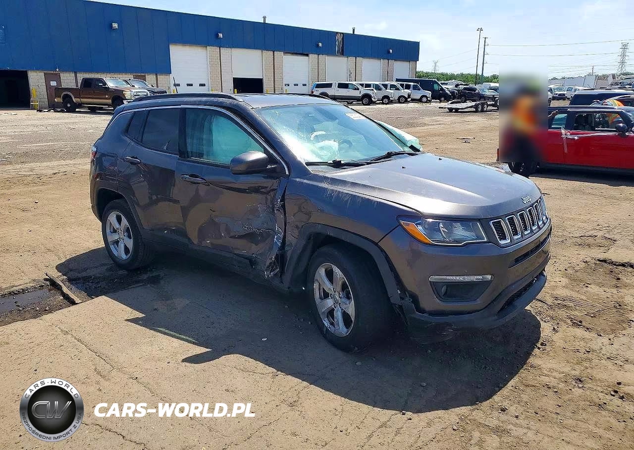 2019 Jeep Compass Latitude VIN:3C4NJDBB0KT597326 - 4