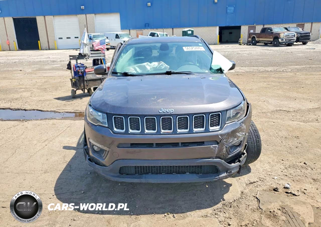 2019 Jeep Compass Latitude VIN:3C4NJDBB0KT597326 - 5