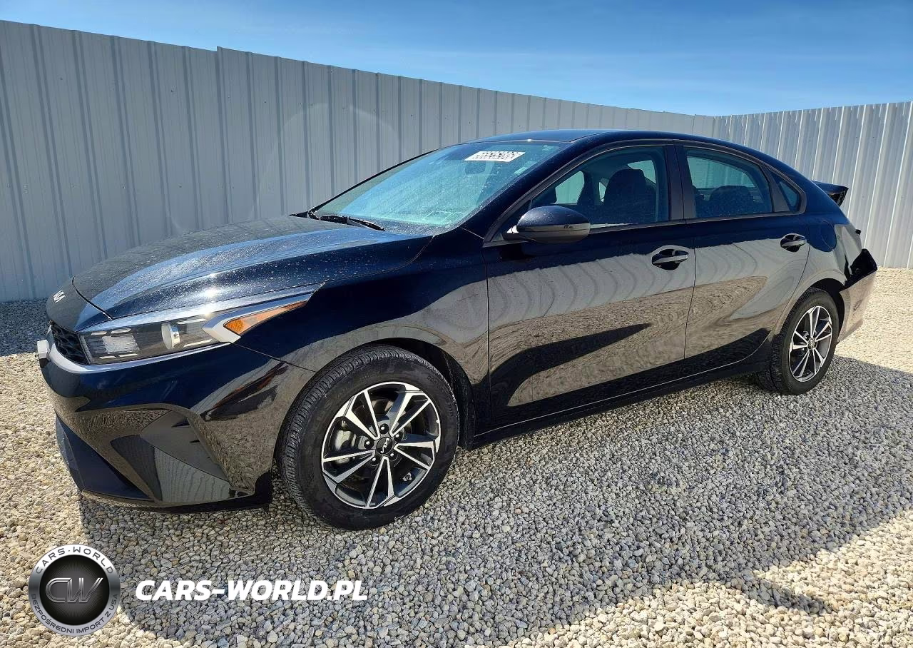 2024 Kia Forte Lxs – zdjęcie 1 z 12