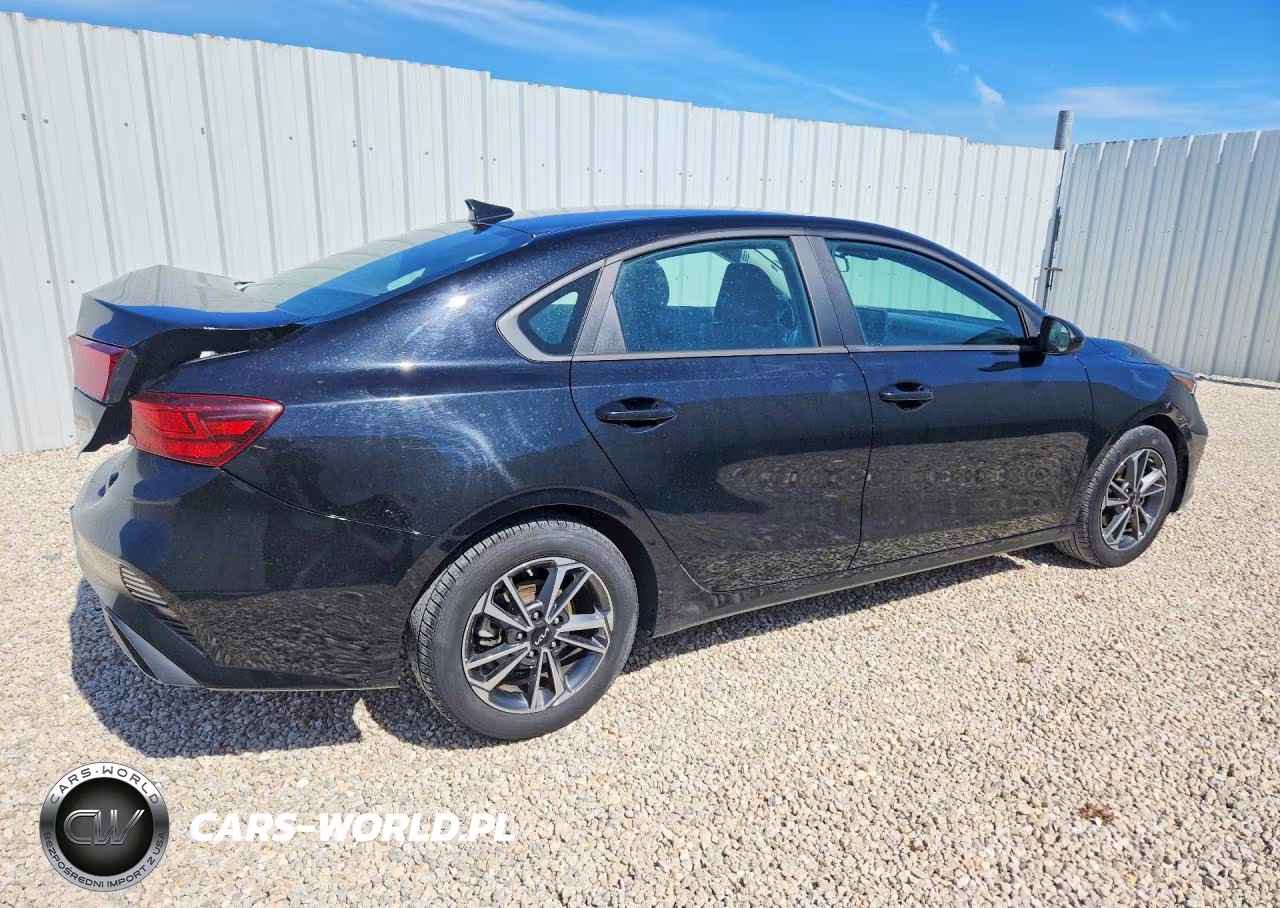 2024 Kia Forte Lxs VIN:3KPF24AD4RE739969 - 3
