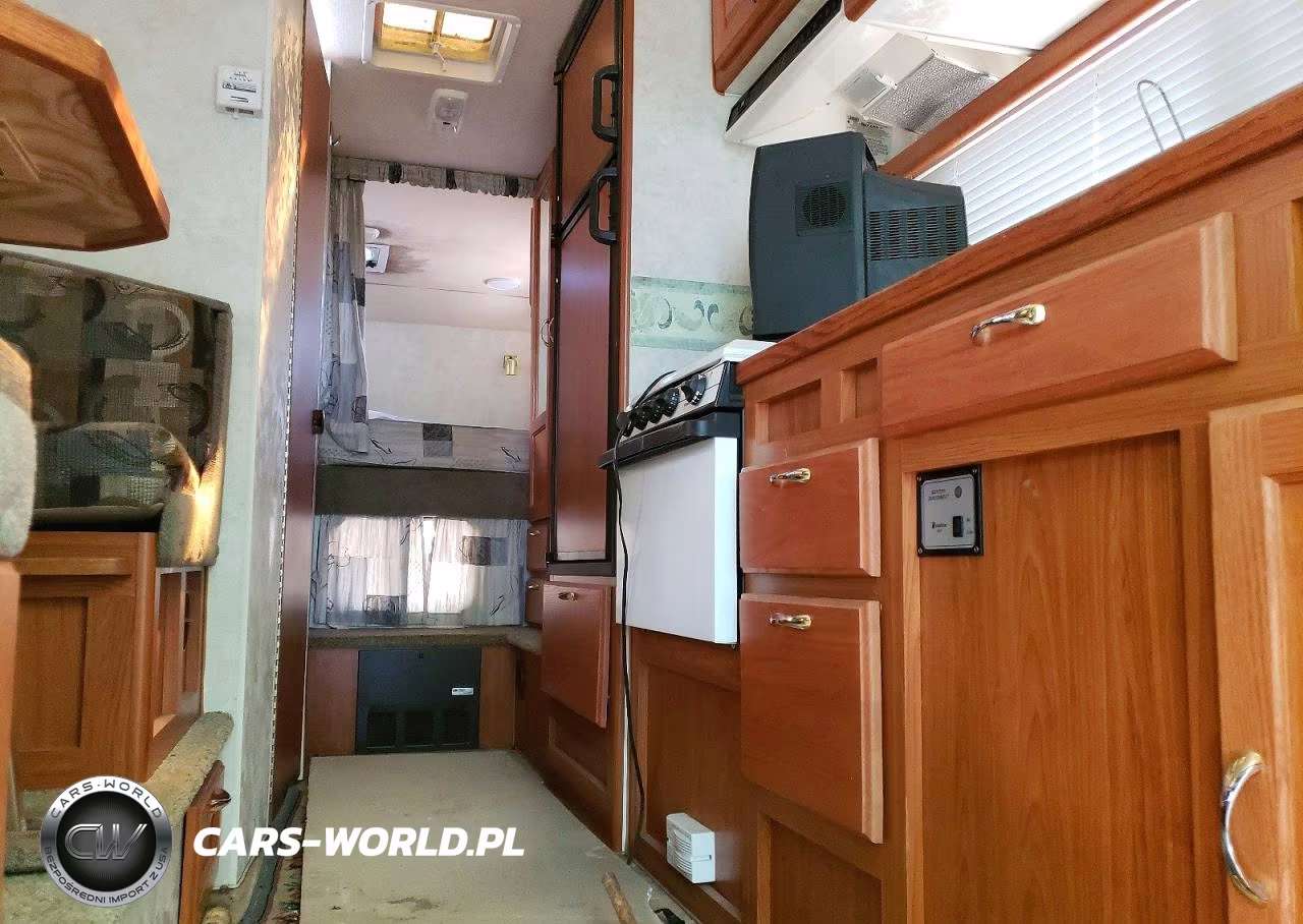 2004 Bigfoot Camper VIN:2GVC101144S013573 - 5