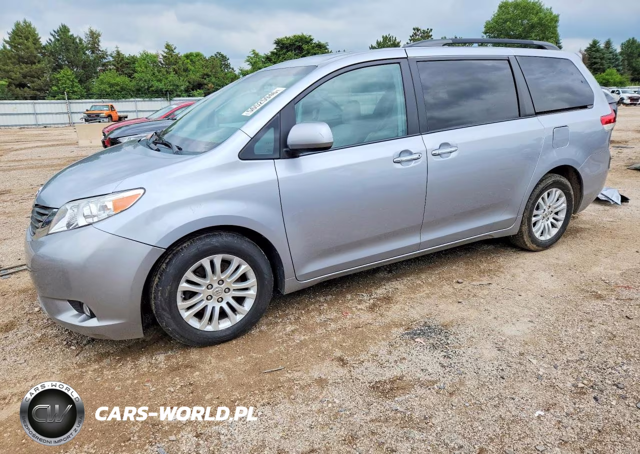 2014 Toyota Sienna Xle 8-Passenger – zdjęcie 1 z 13