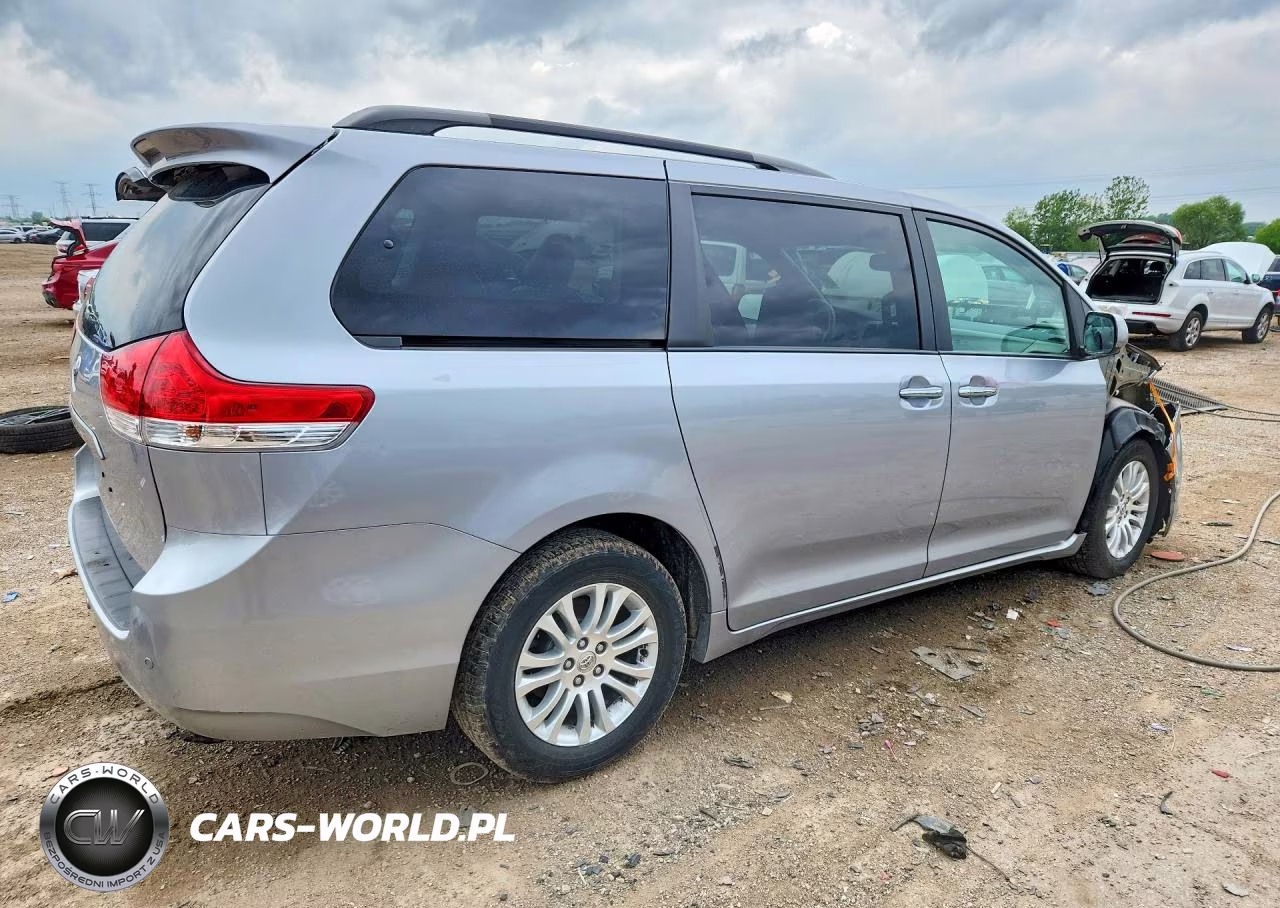 2014 Toyota Sienna Xle 8-Passenger VIN:5TDYK3DC2ES496877 - 3