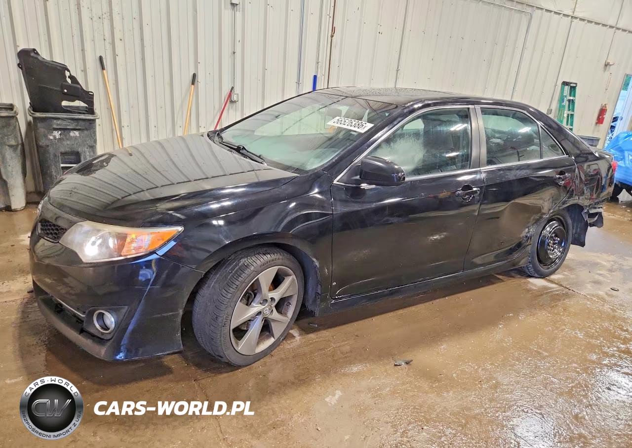 2014 Toyota Camry Se Sport – zdjęcie 1 z 13
