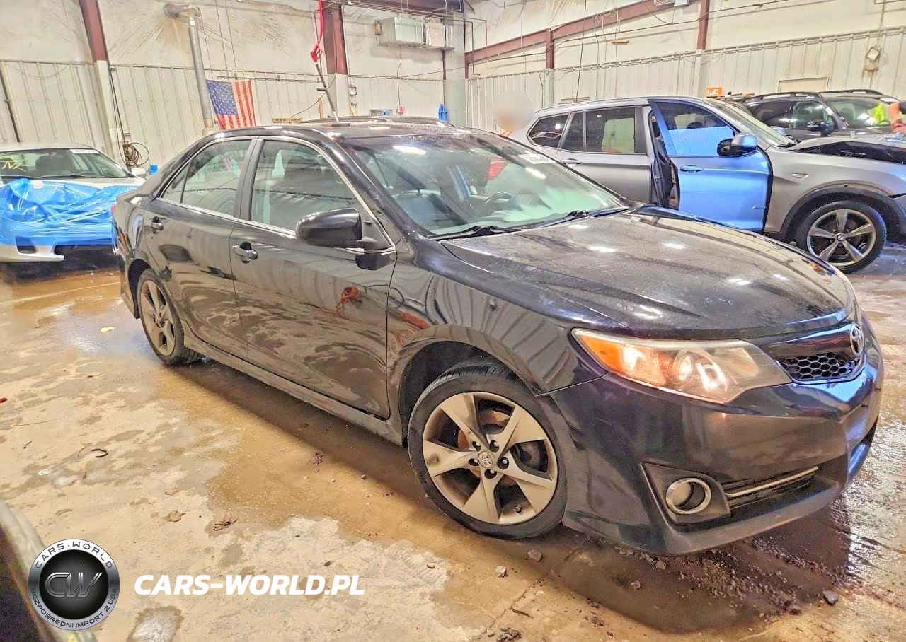 2014 Toyota Camry Se Sport VIN:4T1BF1FK4EU399545 - 4