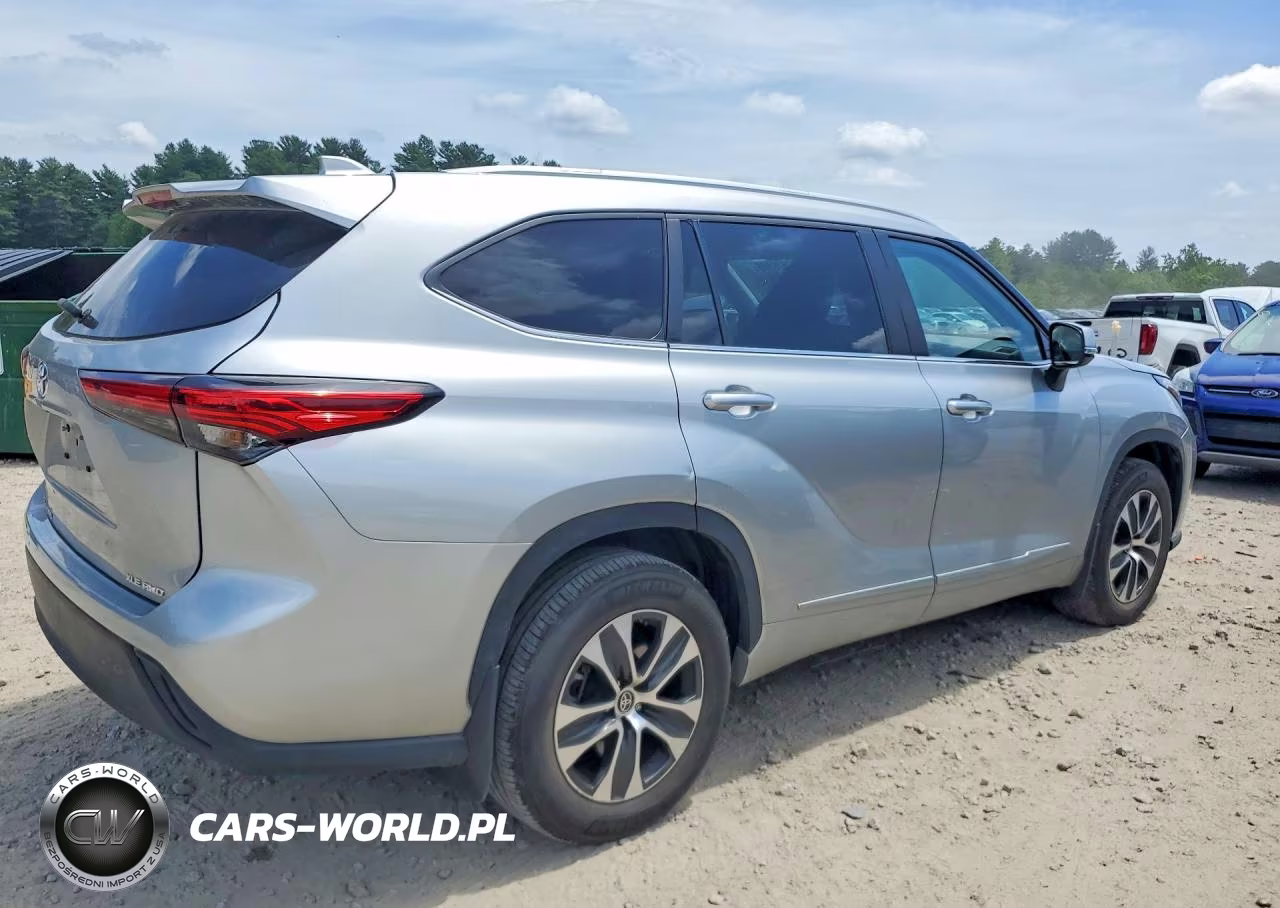 2023 Toyota Highlander Xle VIN:5TDKDRBH8PS041150 - 3
