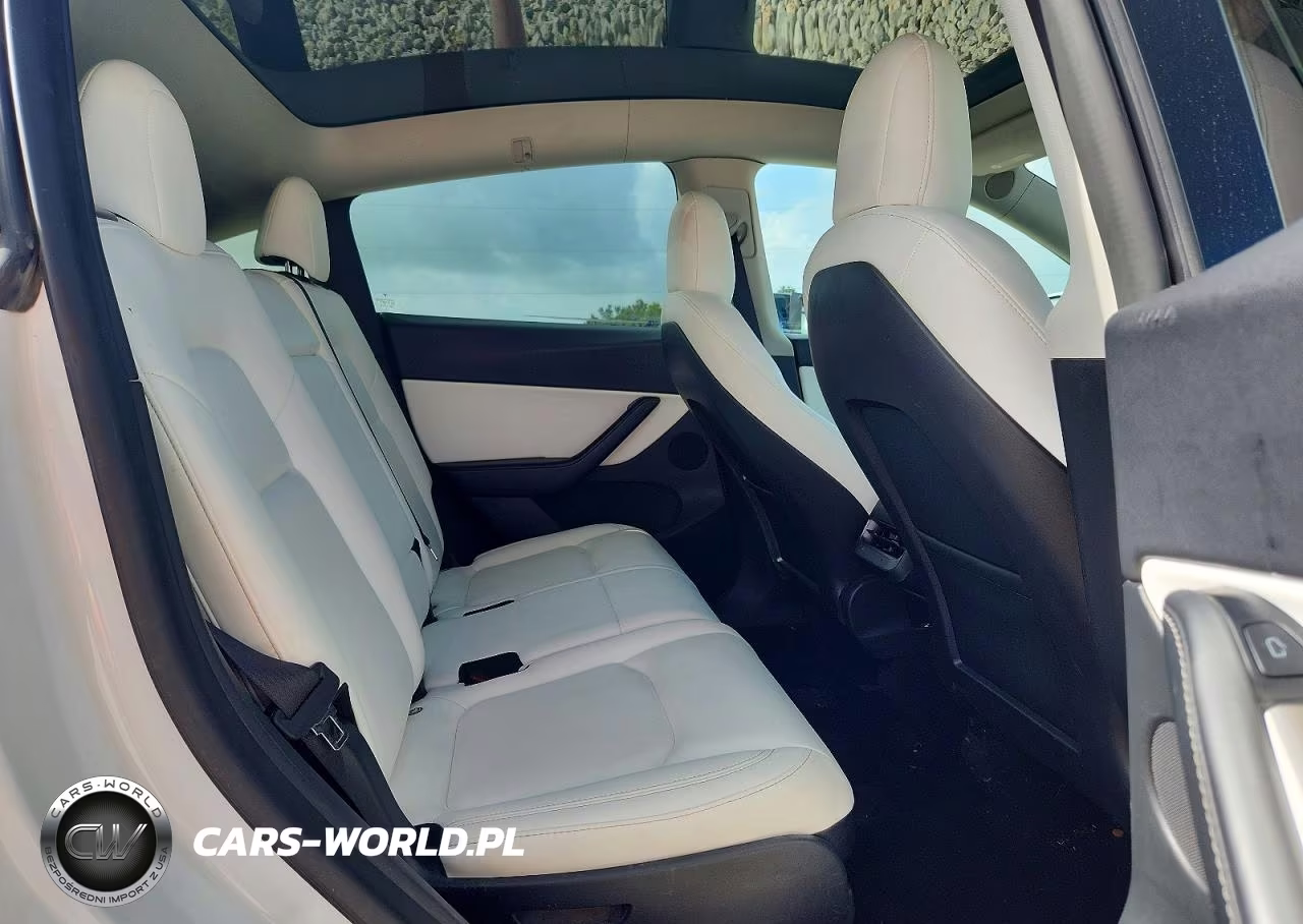 2022 Tesla Model Y VIN:7SAYGAEE6NF487323 - 10