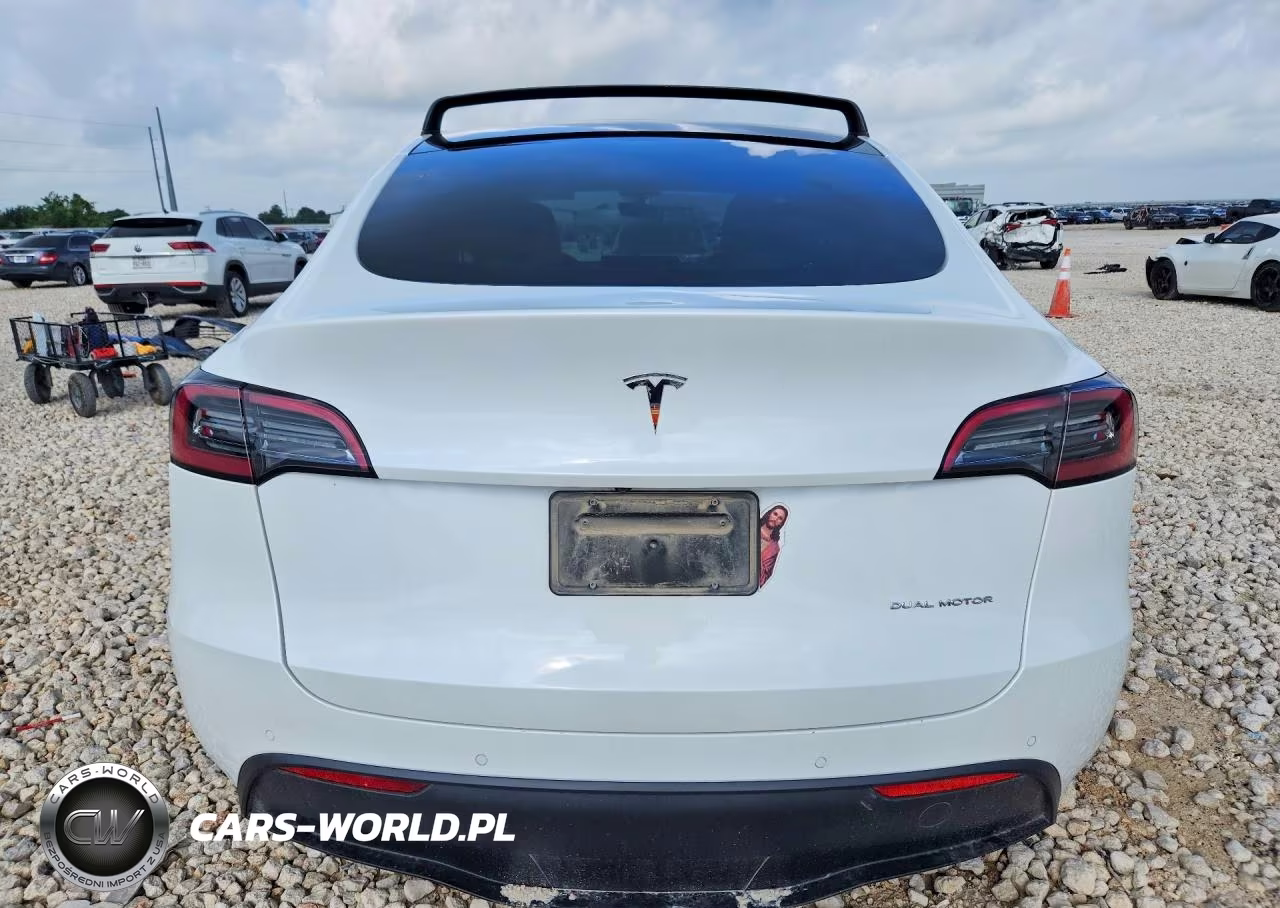 2022 Tesla Model Y VIN:7SAYGAEE6NF487323 - 6