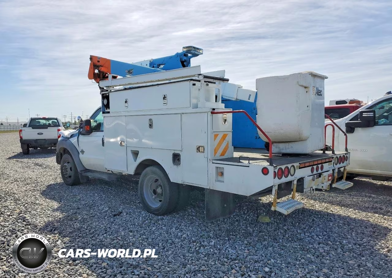 2011 Ford F550 Super Duty Bucket Truck VIN:1FDUF5HT4BEC26412 - 3