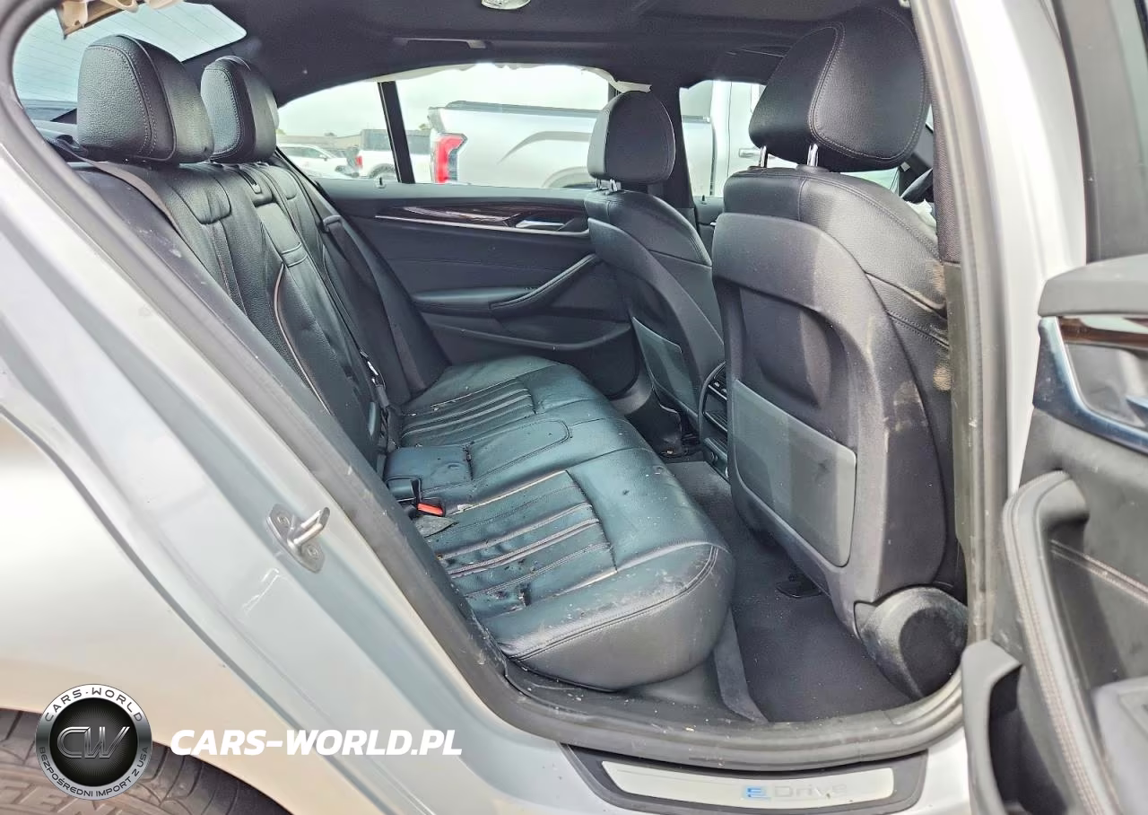 2019 BMW 5 Series 530E xDrive VIN:WBAJA9C55KB392894 - 10