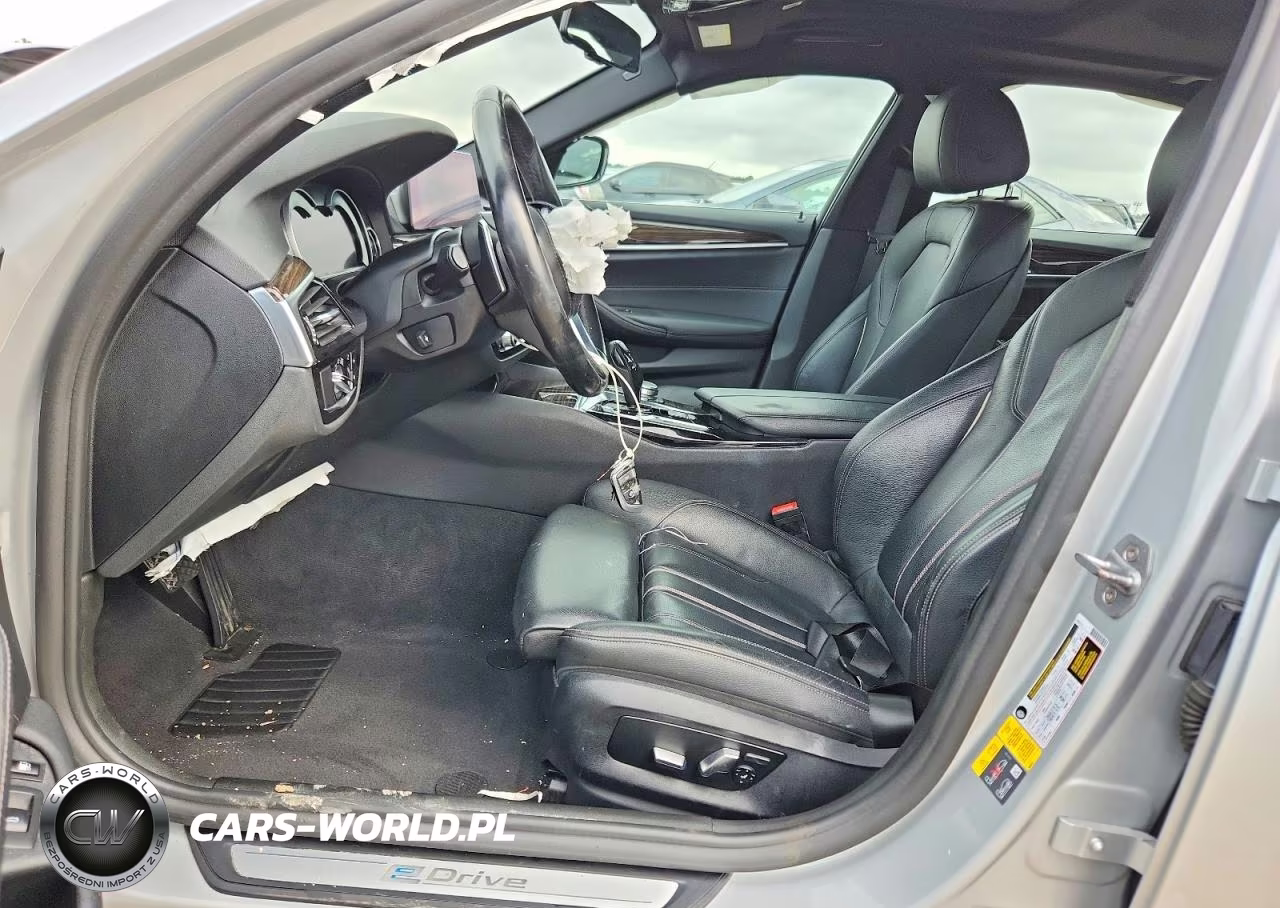 2019 BMW 5 Series 530E xDrive VIN:WBAJA9C55KB392894 - 7