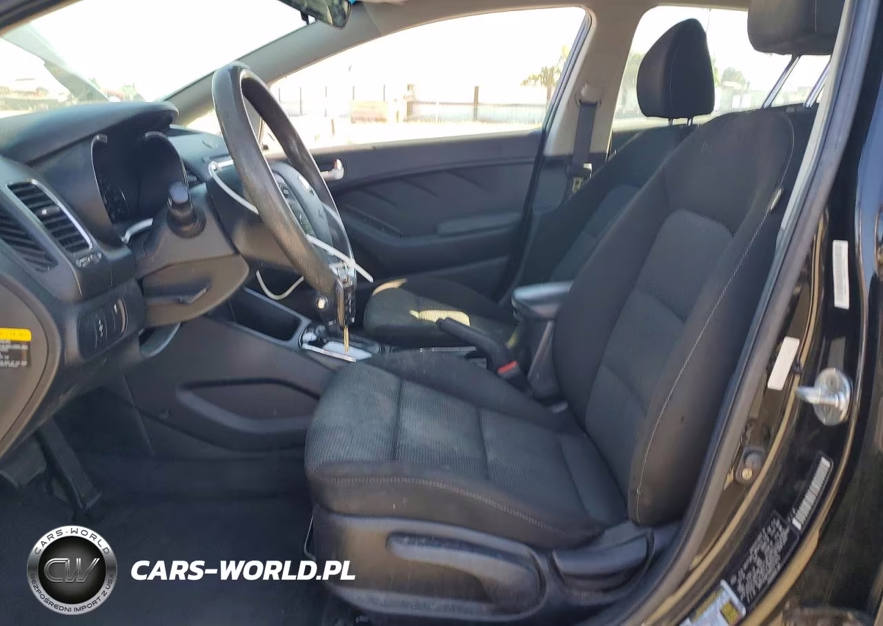 2017 Kia Forte Lx VIN:3KPFK4A7XHE077470 - 7