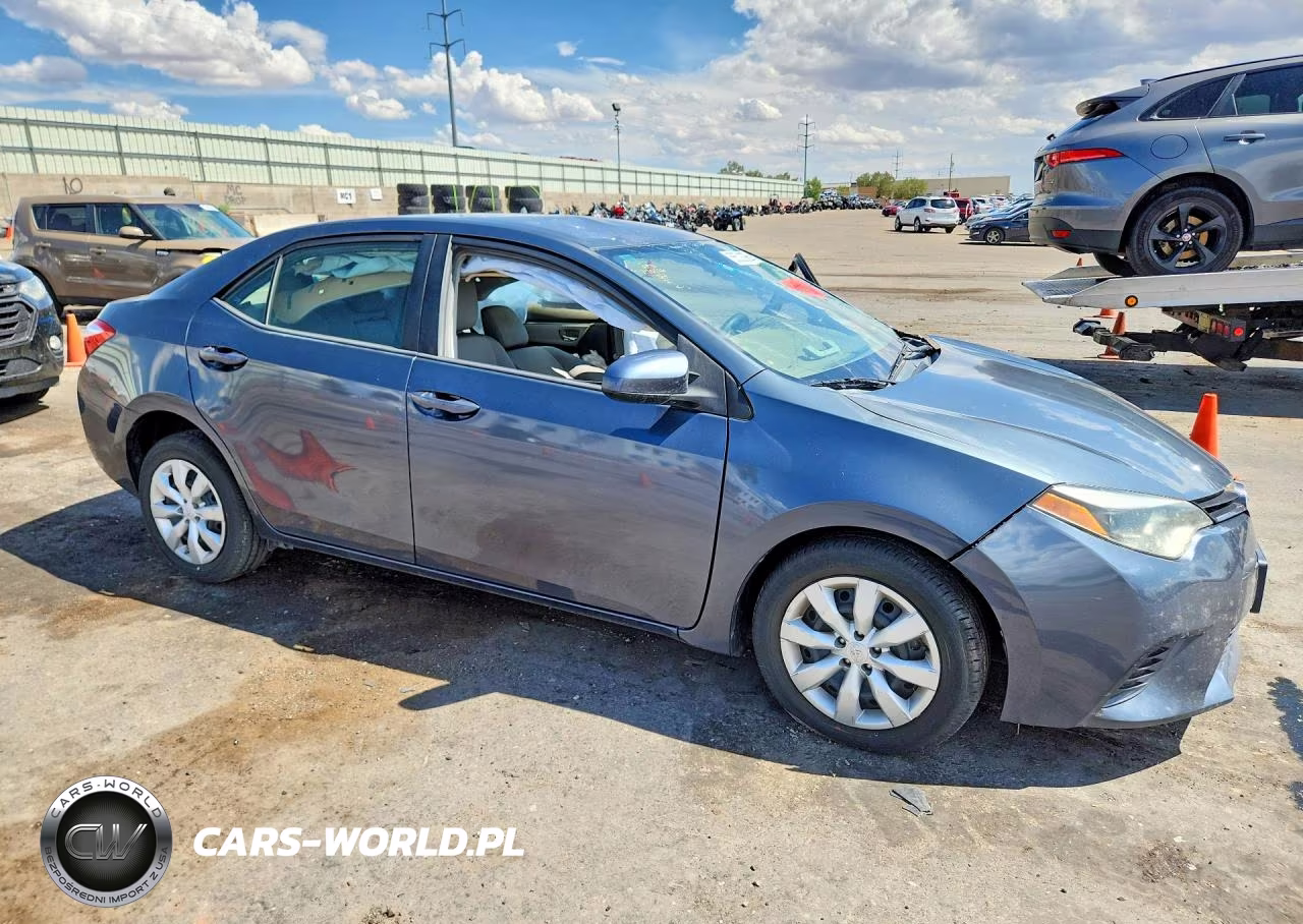 2015 Toyota Corolla Le VIN:5YFBURHEXFP338098 - 4