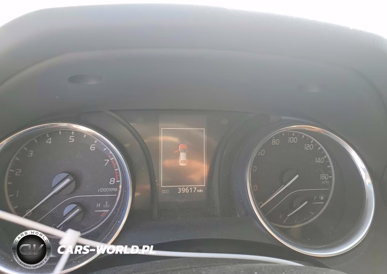 2018 Toyota Camry Se VIN:4T1B11HK6JU653844 - 9