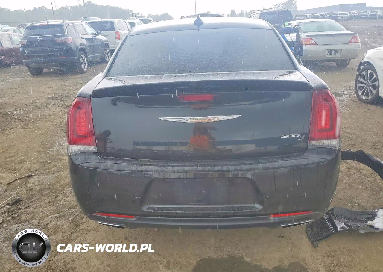 2017 Chrysler 300 S VIN:2C3CCABT3HH617745 - 6