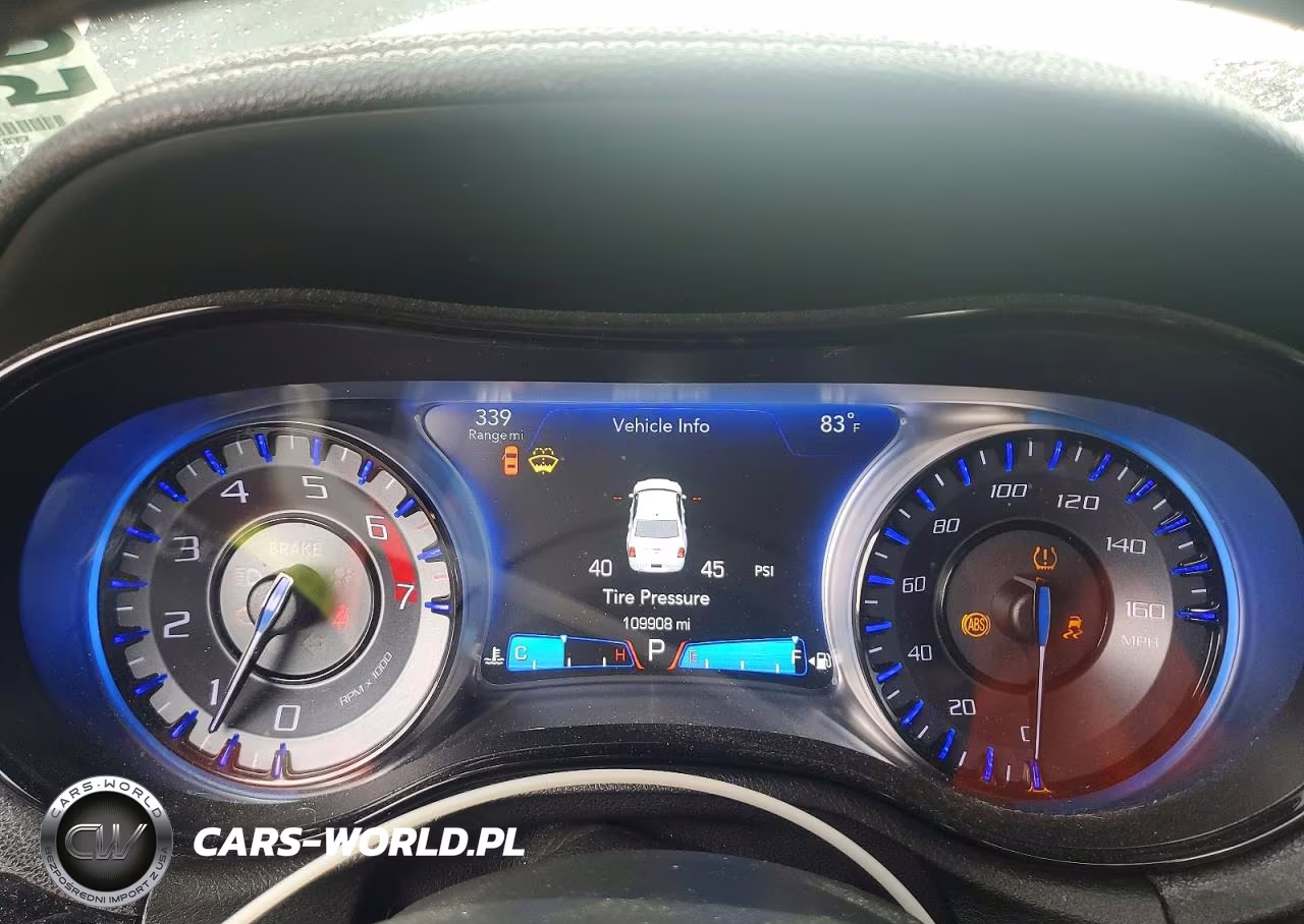 2017 Chrysler 300 S VIN:2C3CCABT3HH617745 - 9