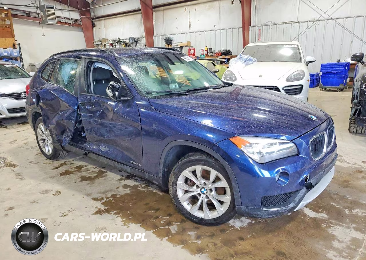 2014 BMW X1 xDrive28I VIN:WBAVL1C55EVY15523 - 4