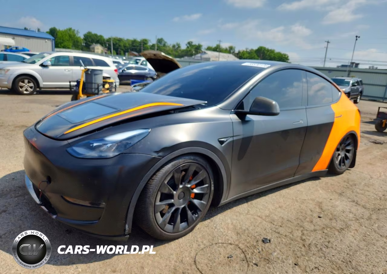 2024 Tesla Model Y – zdjęcie 1 z 13