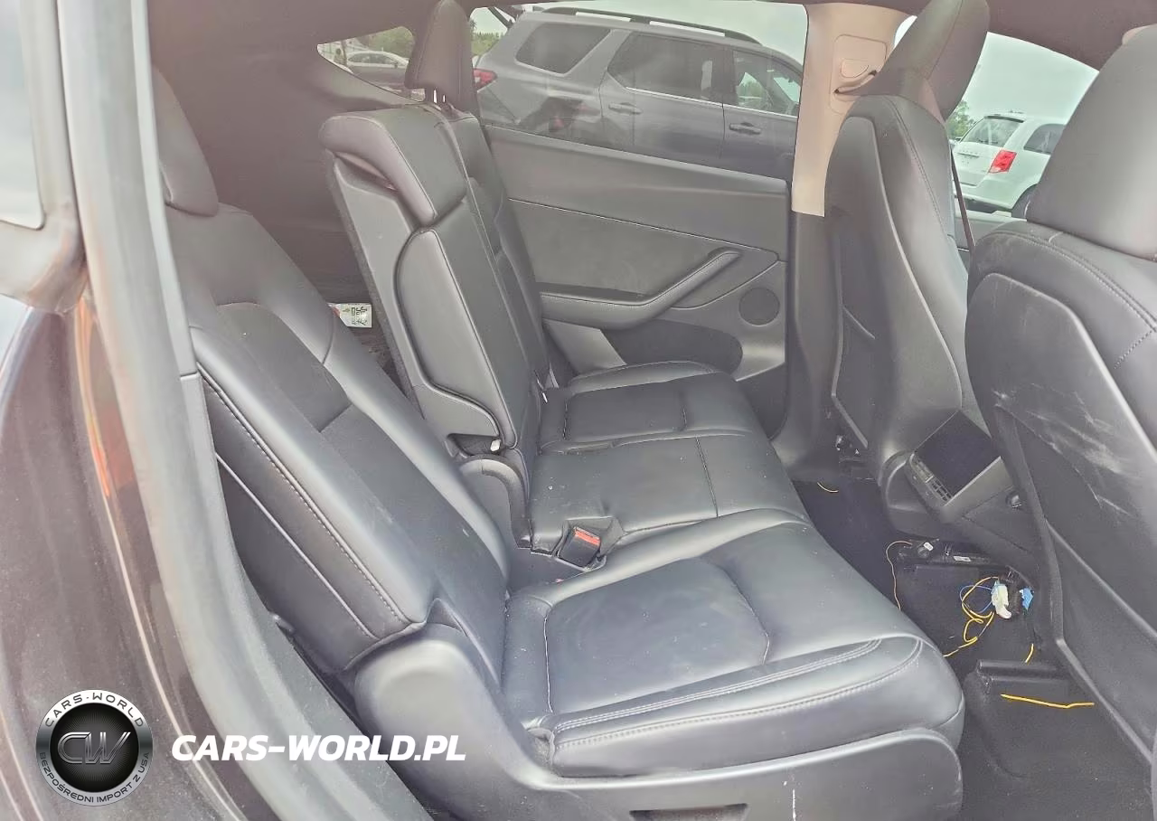 2024 Tesla Model Y VIN:7SAYGAEE6RF029884 - 10