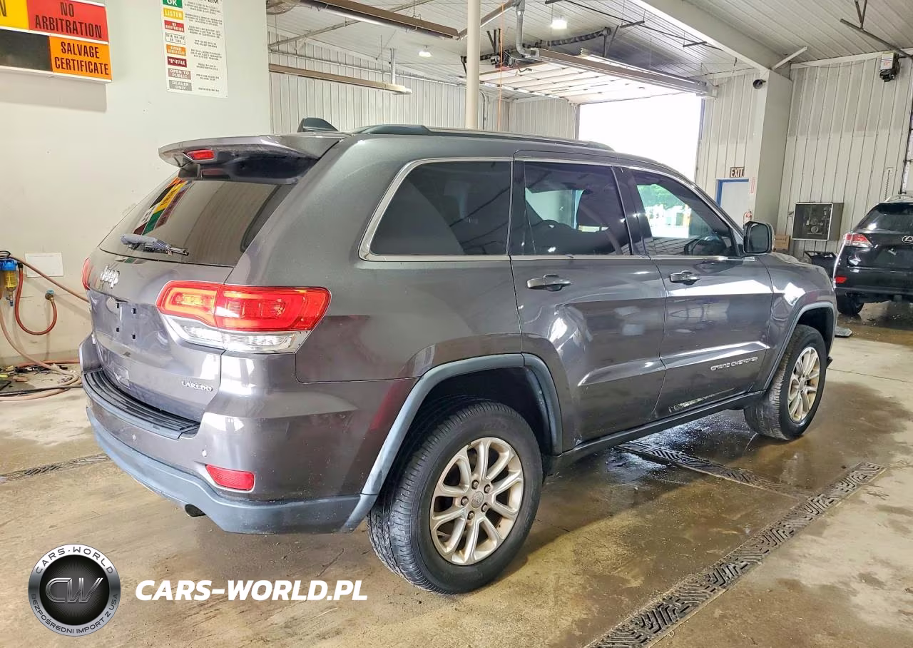 2015 Jeep Grand Cherokee Laredo VIN:1C4RJFAG1FC212433 - 3