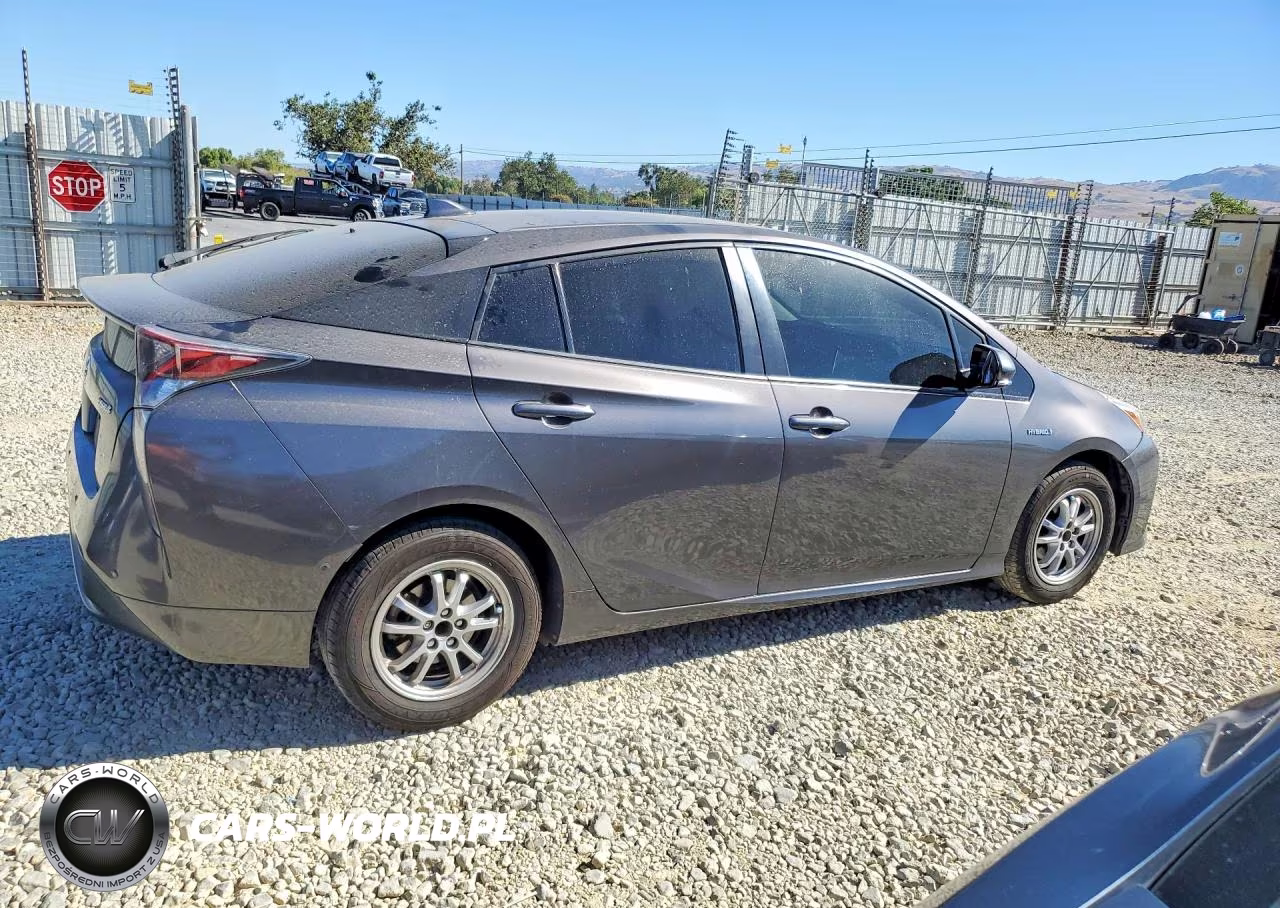 2017 Toyota Prius Three VIN:JTDKARFU9H3543541 - 3